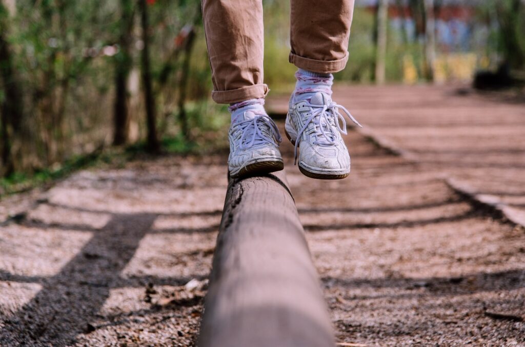 Zwischen Karriere und Privatleben: Effektive Strategien für Frauen zur Erreichung einer ausgewogenen Work-Life-Balance auf blogtante.de